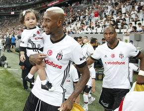 mk体育备用-曼联将重点引进安德森，提升球队锋线实力，曼联球员安德鲁科尔